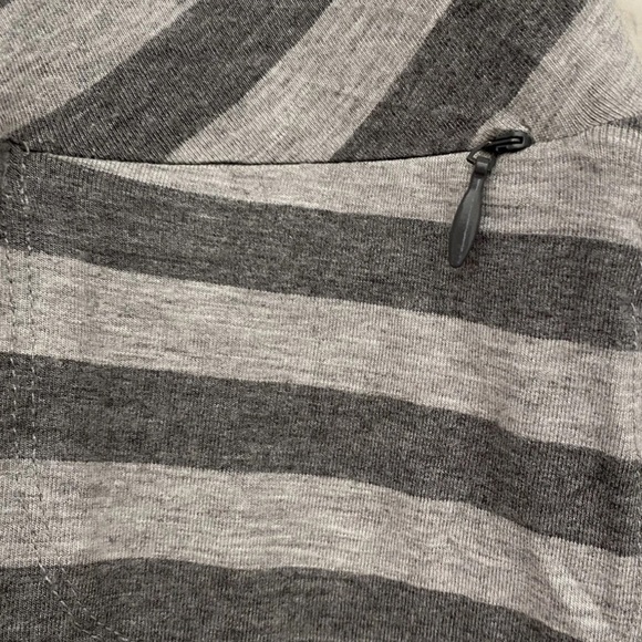 Athleta Gray Stripe Ruched Midi Skirt Size SP Back Zip Pocket Athleisure Chic - Picture 3 of 7
